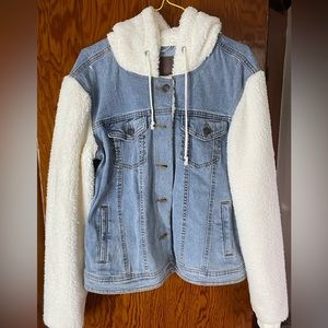 Maurices Jean Jacket with Sherpa Sleeves & Hood Size Medium. Never Worn.